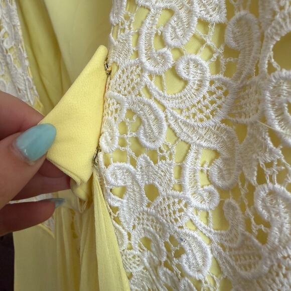 1960s Vintage Yellow and white Silk Chiffon and lace  Bow train column dress 6-8 - Picture 5 of 10